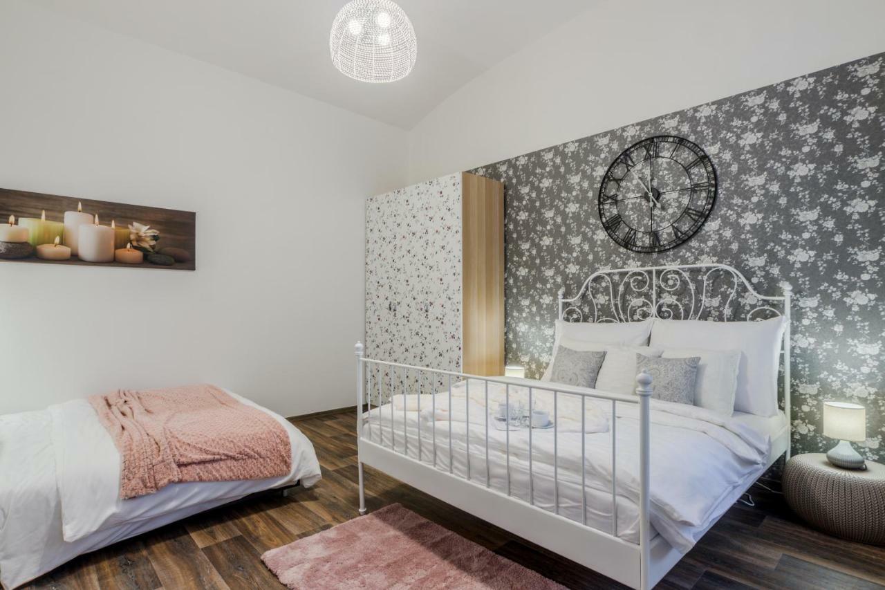 Prague Apt Near Charles Bridge By Michal&Friends Eksteriør bilde