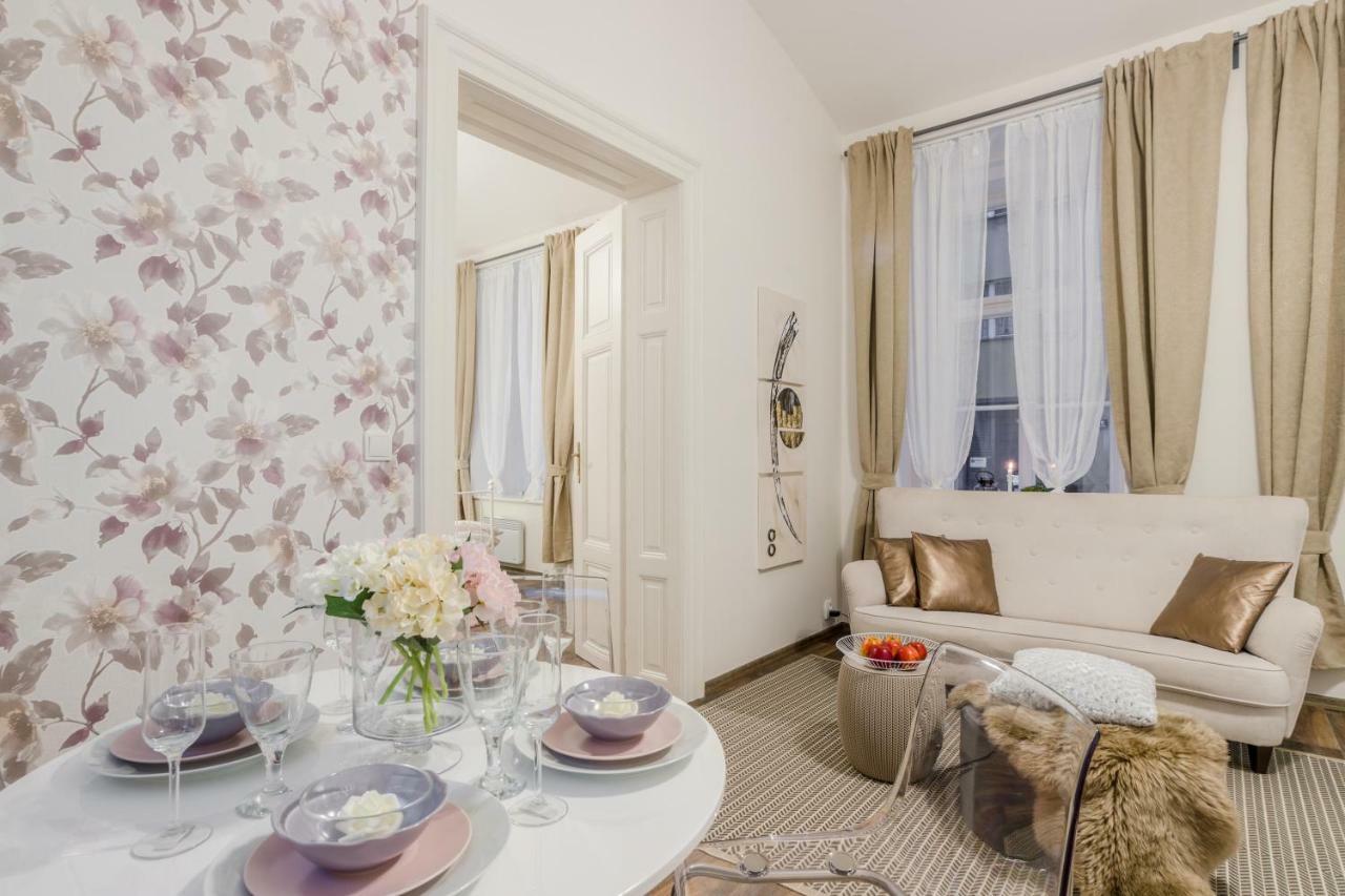 Prague Apt Near Charles Bridge By Michal&Friends Eksteriør bilde