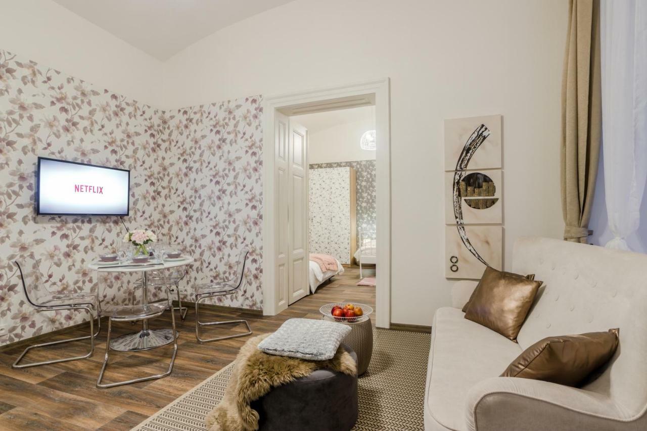 Prague Apt Near Charles Bridge By Michal&Friends Eksteriør bilde